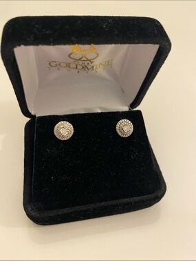 Silver Pavé Circle Stud Earrings